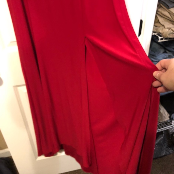 Red formal gown. - Picture 3 of 4